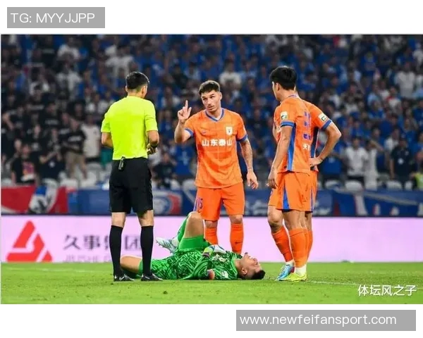 泰山中卫洛佩斯全场表现低迷对抗与争顶数据惨淡引发关注 泰山中卫洛佩斯全场表现低迷对抗与争顶数据惨淡引发关注