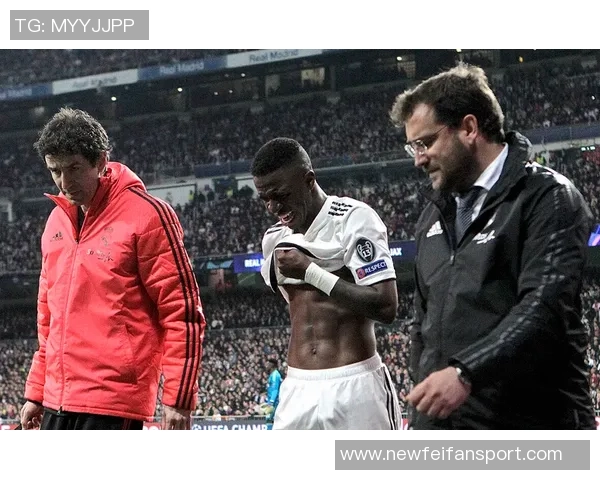 维尼修斯新恋情曝光引争议女友坦言只是玩玩而已引发热议